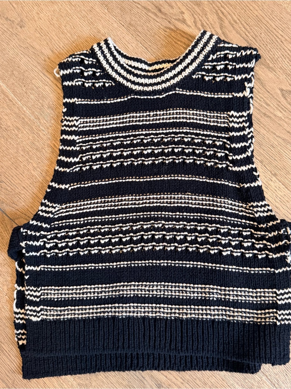 Striped girls Zara Knit Sleeveless Sweater Vest - Black & White